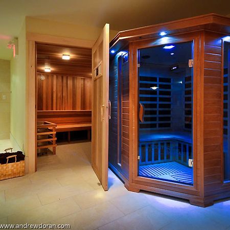 Tyax Lodge & Heliskiing Вістлер Екстер'єр фото